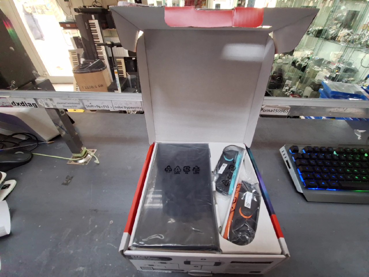 Nintendo Switch 2, mit Originalverpackung.mit Rechnung vom 11.09.2025. +super mario bros wonder | Zustand: Sehr Gut | Farbe: schwarz – Bild 2