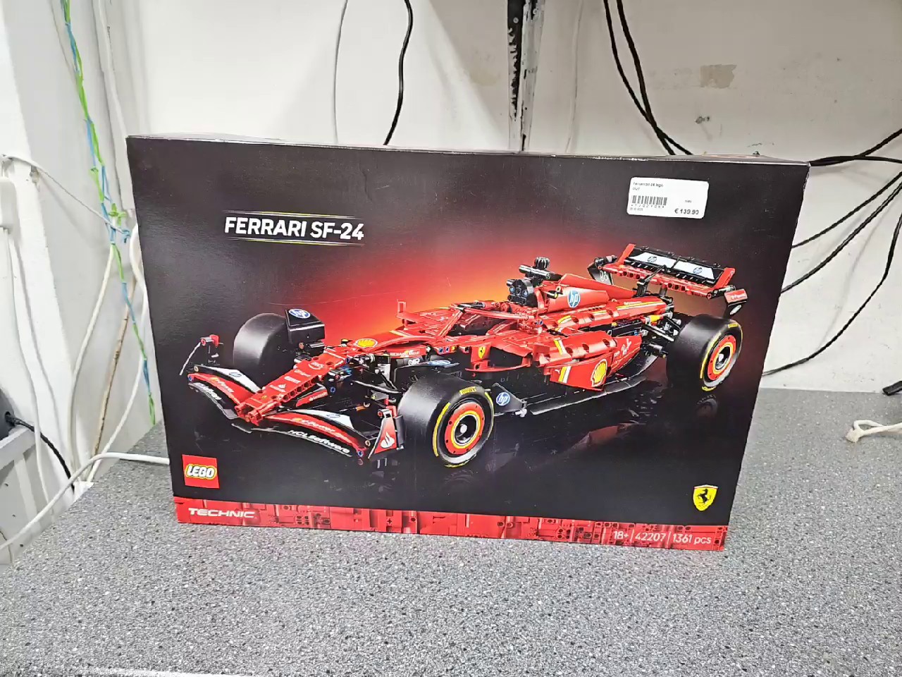 LEGO Technic Ferrari SF-24 (42207), Neu und originalverpackt (OVP), 1:8 Modell mit 1362 Teilen, rotes Formel-1-Fahrzeug. | Zustand: Neu – Bild 2