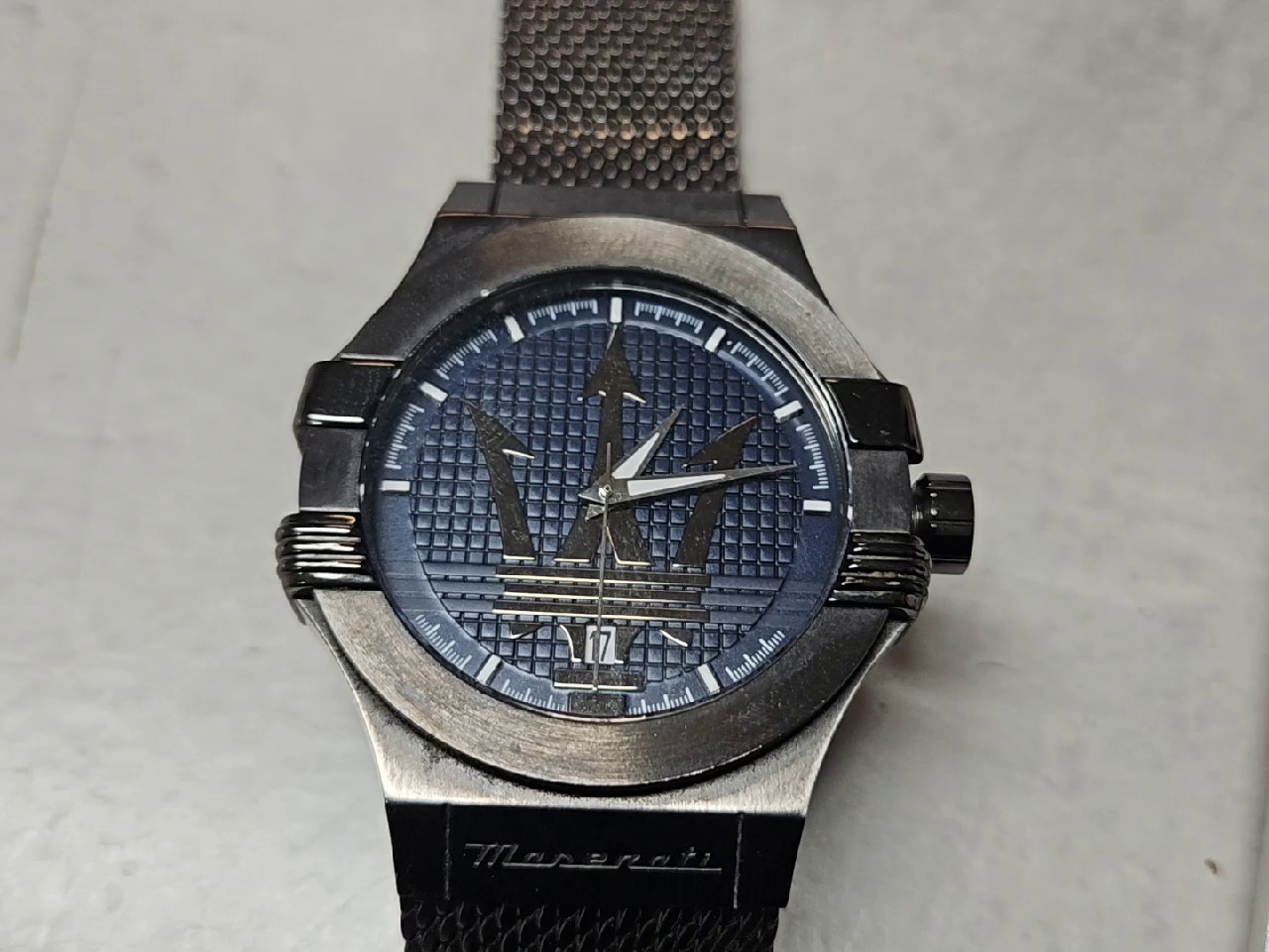 Maserati Uhr 84930, Herrenuhr, Edelstahl, Mesh-Armband, blaues Zifferblatt, Datum, 10ATM | Zustand: Gut | Farbe: schwarz