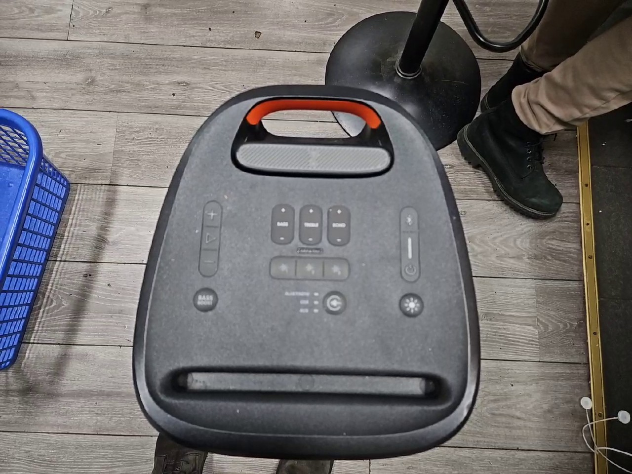 JBL Partybox 310 Schwarz, Tragbarer Party-Lautsprecher mit 240W JBL Pro Sound und dynamischer Lichtshow, IPX4. – Bild 3