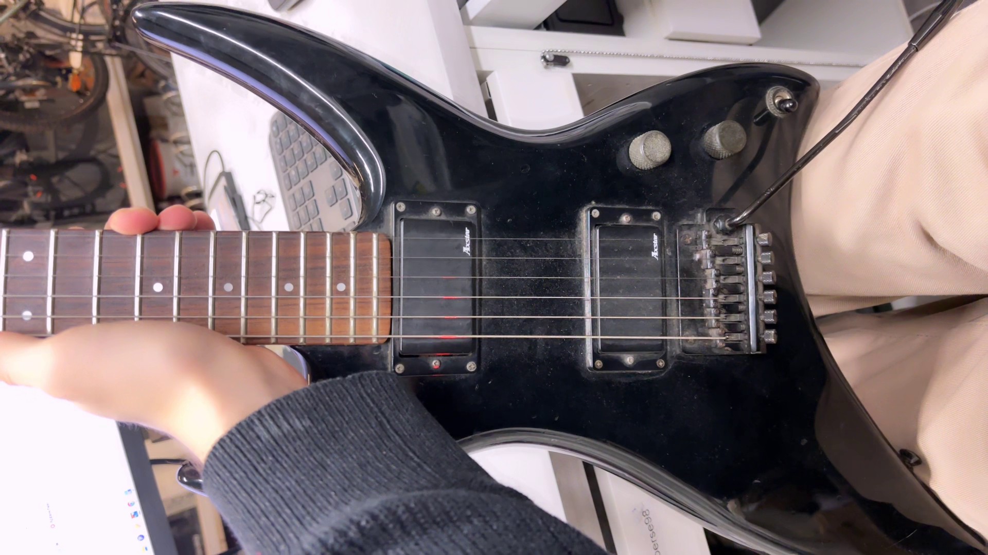 Ibanez Axstar AX30 Schwarz, E-Gitarre, Made in Japan, mit Tasche, Baujahr unbekannt, guter gebrauchter Zustand. | Zustand: In Ordnung – Bild 2