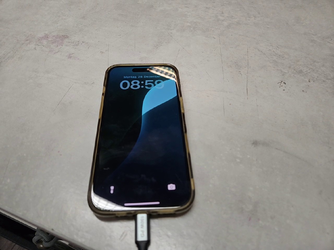 iPhone 16 128GB, Ultramarine | SimLock: Frei | Zustand: Gut | Farbe: grün | Akku: 93% – Bild 3