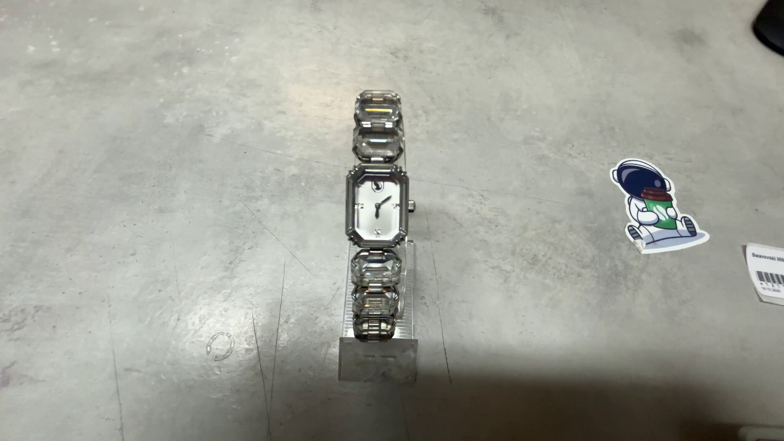 Swarovski Millenia Uhr, Quarzuhr, Damenuhr, Saphirglas. Sehr guter Zustand, leichte Kratzer auf dem Armband. | Zustand: Sehr Gut | Farbe: silber – Bild 2