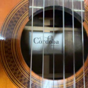 Cordoba C7 Gitarre Natur, Klassische Konzertgitarre mit massivem Fichtendecke, Palisander Korpus, Mahagonihals, inklusive Gigbag. | Zustand: Gut