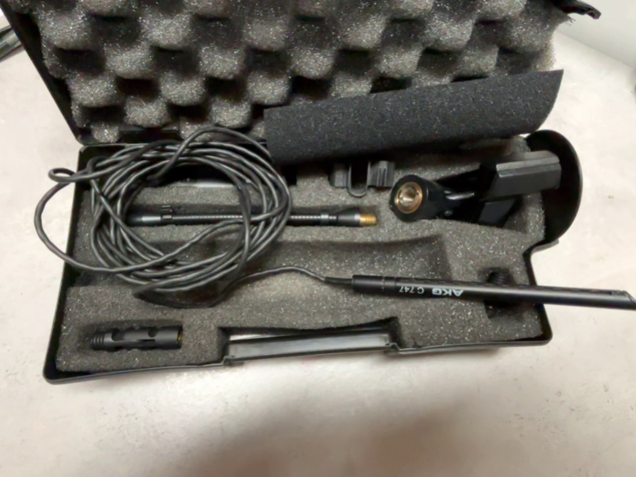 AKG C747, Originalverpackt, Kondensator-Richtrohrmikrofon, inkl. Zubehör und Kabel | Zustand: Gut