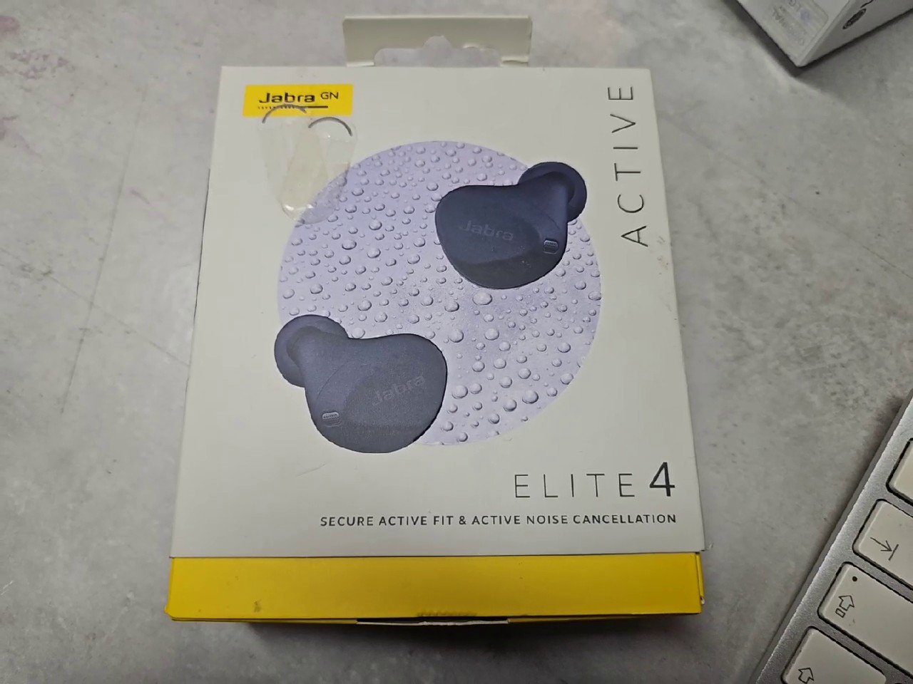 Jabra Elite 4 Active Navy, ANC, Bluetooth 5.2, IP57, leichte Kartonspuren, mit OVP | Zustand: Sehr Gut | Farbe: blau