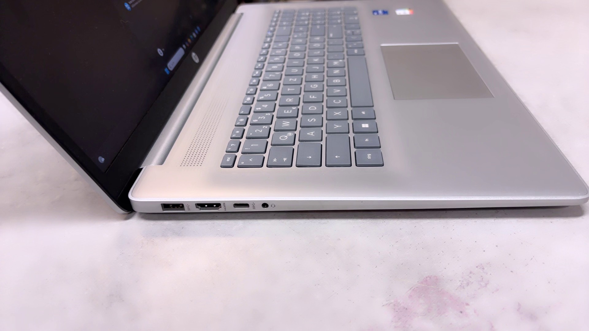 HP Laptop 17-cn3277ng, 13. Gen, Intel Core i7, 16GB RAM, 1TB SSD, 17 Zoll, Windows 11 Home | Zustand: Sehr Gut – Bild 4