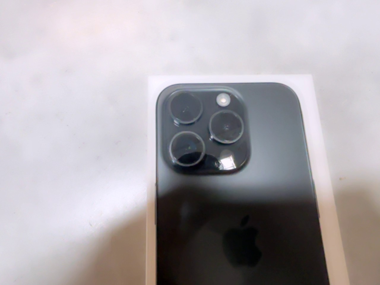 iPhone 15 Pro 128GB, OVP, Kamera mit leichten Kratzern., | SimLock: Frei | Zustand: Sehr Gut | Farbe: schwarz | Akku: 94% – Bild 3