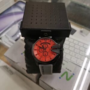 Diesel Uhr, Auffällige, robuste Armbanduhren für Herren und Damen mit modernem Design. OVP  | Zustand: Sehr Gut