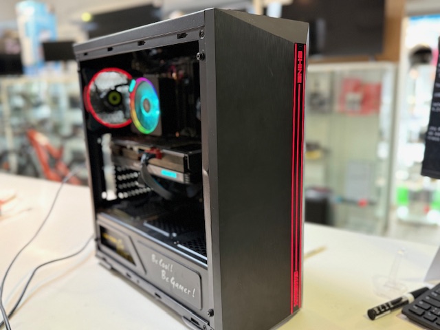 AMD Ryzen 7/RX 7600XT Gaming PC, AMD Ryzen 7 2700X, 32GB RAM, 1TB SSD, Gigabyte RX 7600 XT, Seitendeckel fehlt. | Zustand: Gut