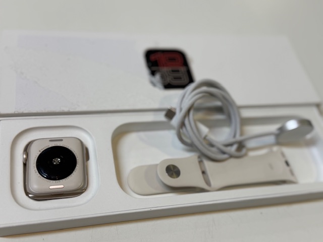 Apple Watch SE 3 GPS+Cell 40mm Polarstern, Mit Verpackung und Ladekabel, Batteriezustand 100%. | Zustand: Sehr Gut – Bild 3