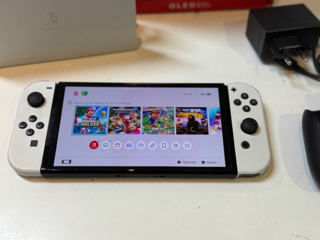 Nintendo Switch OLED, Mit Verpackung | Dockingstation | Ladegerät | HDMI | Rechnung von Mediamarkt | Zustand: Sehr Gut | Farbe: weiss – Bild 2