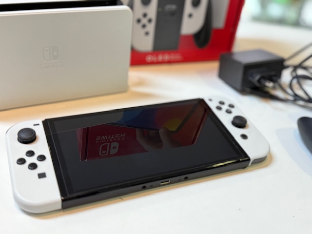 Nintendo Switch OLED, Mit Verpackung | Dockingstation | Ladegerät | HDMI | Rechnung von Mediamarkt | Zustand: Sehr Gut | Farbe: weiss – Bild 3