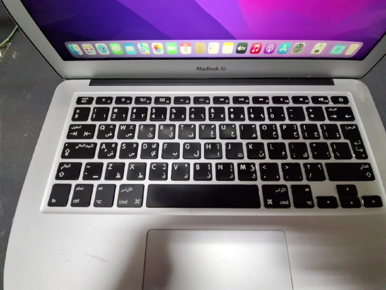 Apple MacBook Air 13 2017 Silber, i5, 8GB RAM, 128GB SSD, Zyklen 192, Tastatur EN | Arabisch. | Zustand: Gut – Bild 3