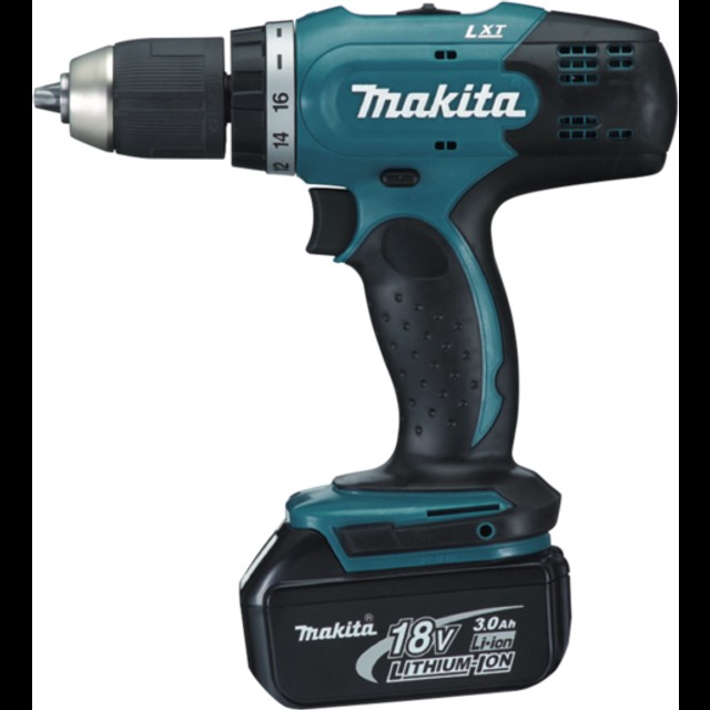 Makita DDF453 Akkuschrauber 2x3.0Ah, 18V LXT, 2 Gänge, 42 | 27 Nm, mit 2x 3,0 Ah Akkus und Ladegerät. | Zustand: Sehr Gut