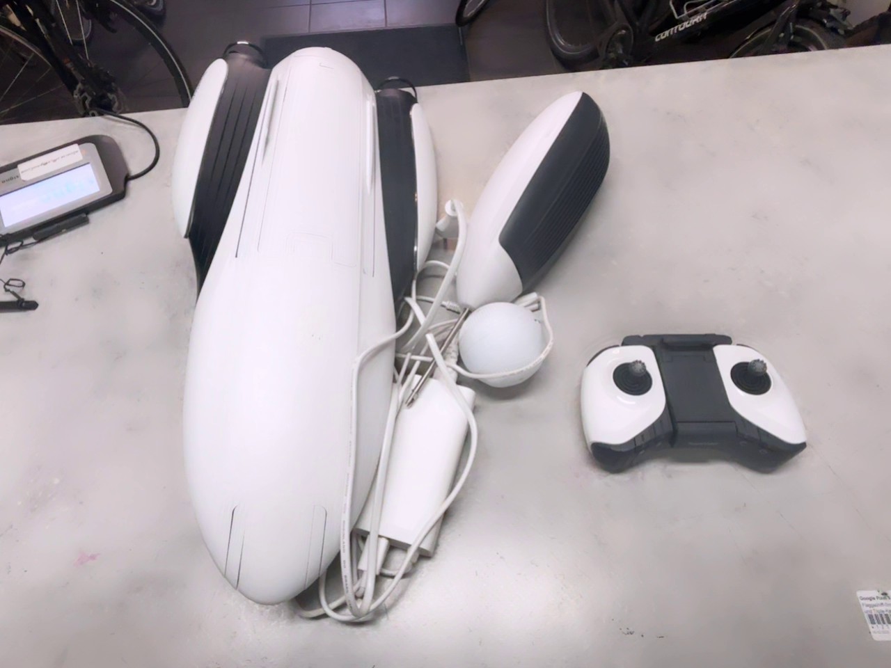 PowerVision PowerDolphin Wizard, Wasserdrohne mit 4K Kamera, Sonar und Köderbox, Fernsteuerung, weiß | schwarz | Zustand: Gut