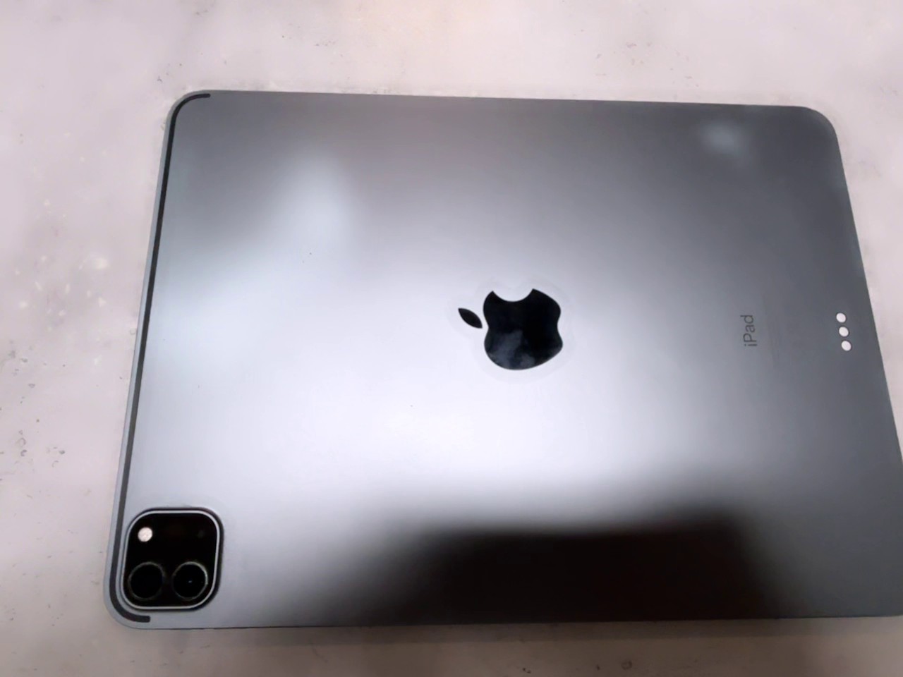 iPad Pro 11 Zoll 3. Gen M1 256GB, Mit Sprung unten.Zerkratzt | Zustand: Sehr Gut | Farbe: schwarz – Bild 3