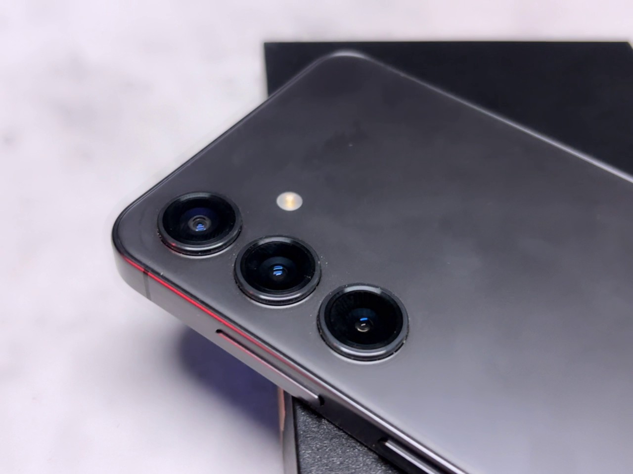 Samsung Galaxy S24 128GB, 8GB RAM, 6.2 Zoll Display, 50MP Kamera, 5G, OVP. | SimLock: Frei | Zustand: Sehr Gut | Farbe: schwarz | Akku: Sehr Gut – Bild 5