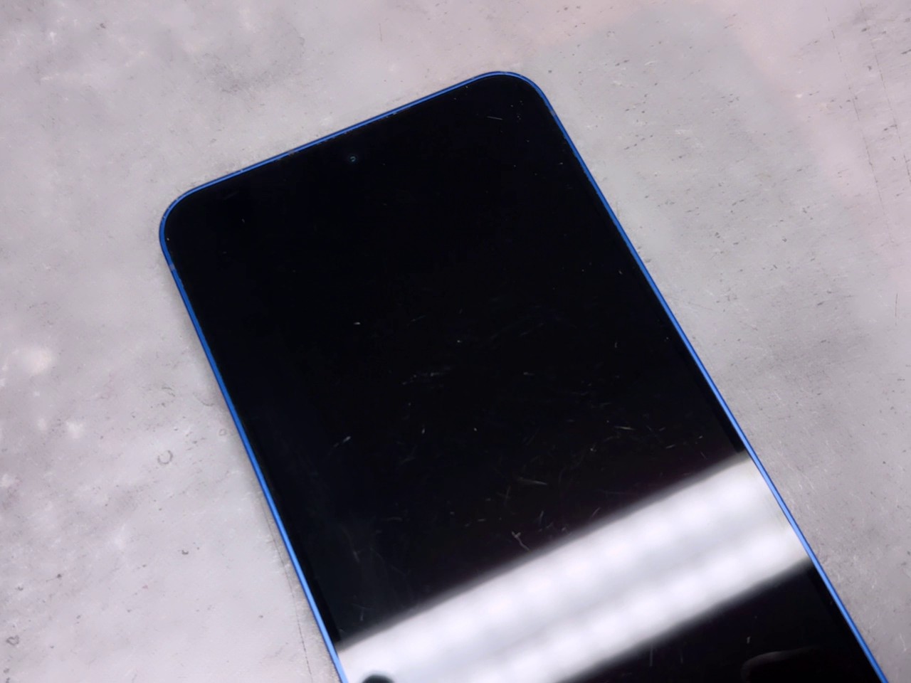 Samsung Galaxy S25 128GB, Display hat Kratzer. 6.2 | SimLock: Frei | Zustand: Gut | Farbe: blau | Akku: 100% – Bild 7