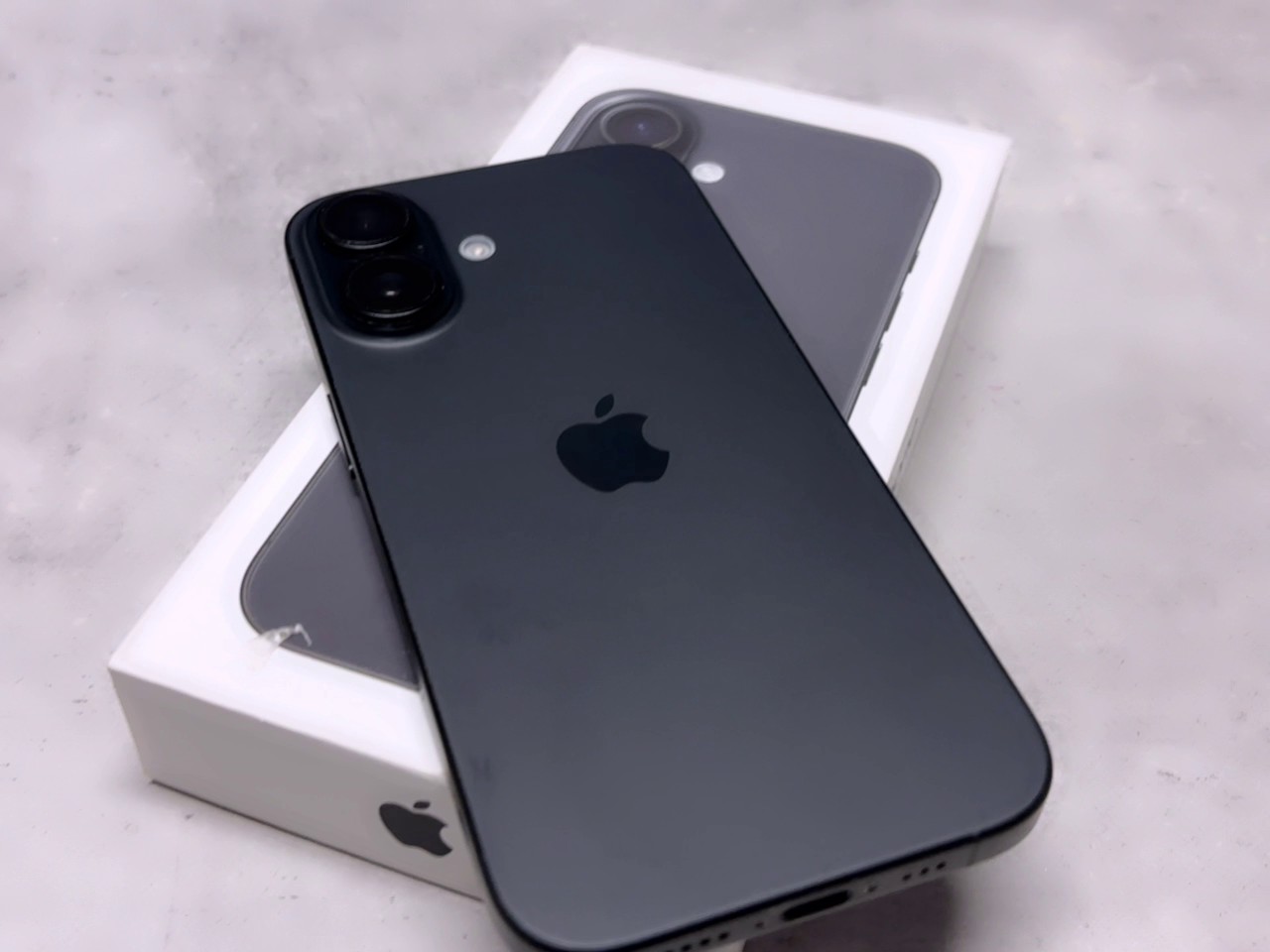 iPhone 16 128GB, A18 Chip, 8GB RAM, 6.1 | SimLock: Frei | Zustand: Sehr Gut | Farbe: schwarz | Akku: 100% – Bild 4