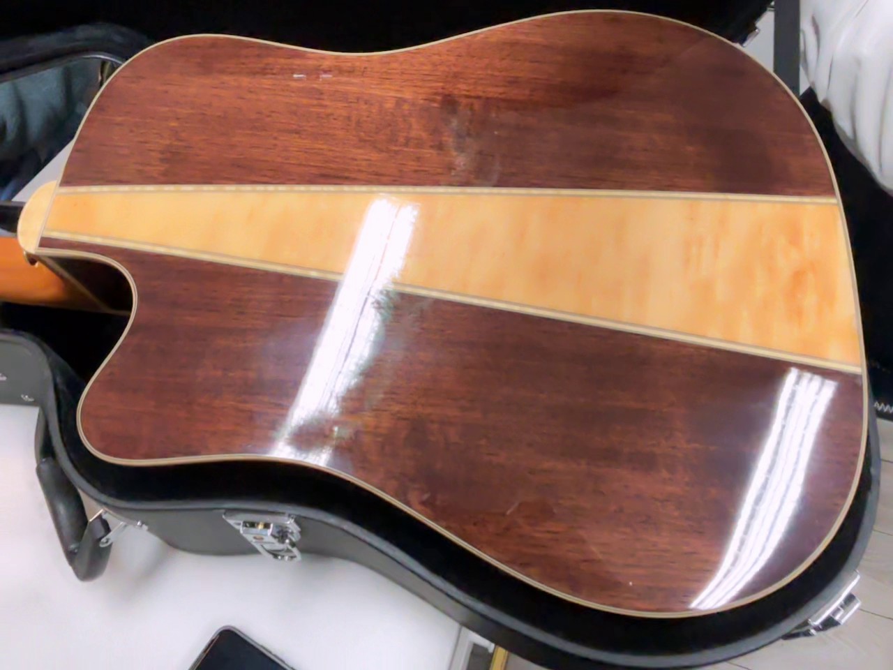 Takamine GD93CE-NAT inkl. Koffer, Akustik-Gitarre mit Cutaway, Solid Spruce Top, TK-40D Preamp, Natural Finish. | Zustand: Sehr Gut – Bild 4