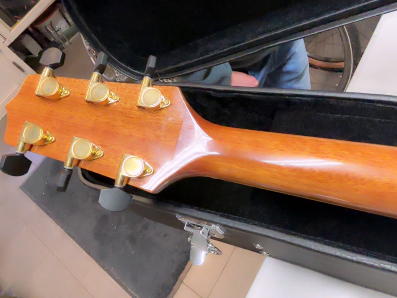 Takamine GD93CE-NAT inkl. Koffer, Akustik-Gitarre mit Cutaway, Solid Spruce Top, TK-40D Preamp, Natural Finish. | Zustand: Sehr Gut – Bild 5