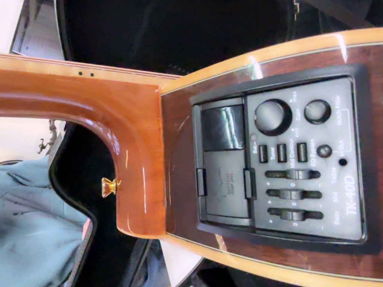 Takamine GD93CE-NAT inkl. Koffer, Akustik-Gitarre mit Cutaway, Solid Spruce Top, TK-40D Preamp, Natural Finish. | Zustand: Sehr Gut – Bild 6