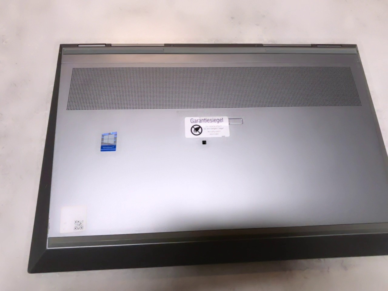 HP ZBook Fury 17 G7 , i7-10850H | 32RAM GB | 512GB SSD
Nvidia Quadro RTX 3000 | Zustand: Sehr Gut – Bild 6