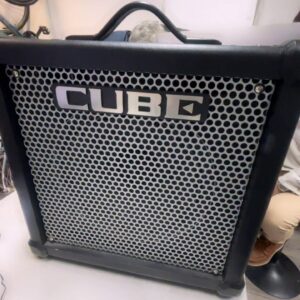 Roland CUBE-40GX Schwarz, 40W Gitarrenverstärker Combo mit Zubehör, leichte Gebrauchsspuren | Staub | Zustand: Gebraucht