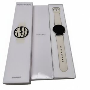 Samsung Galaxy Watch6, Smartwatch in Originalverpackung (ovp), Farbe hell | creme, vermutlich neuwertig. | Zustand: Sehr Gut | Farbe: weiss