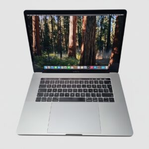 Apple MacBook Pro 15" 2018 Space Gray, i7, 16GB RAM, 256GB SSD. Leichte Gebrauchsspuren an der Ecke. | Zustand: Gut