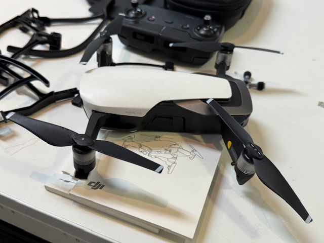 DJI Mavic Air, weiß, DJI Mavic Air Drohne mit Tasche und 1 Akku, ohne Ladegerät. | Zustand: Gut – Bild 2