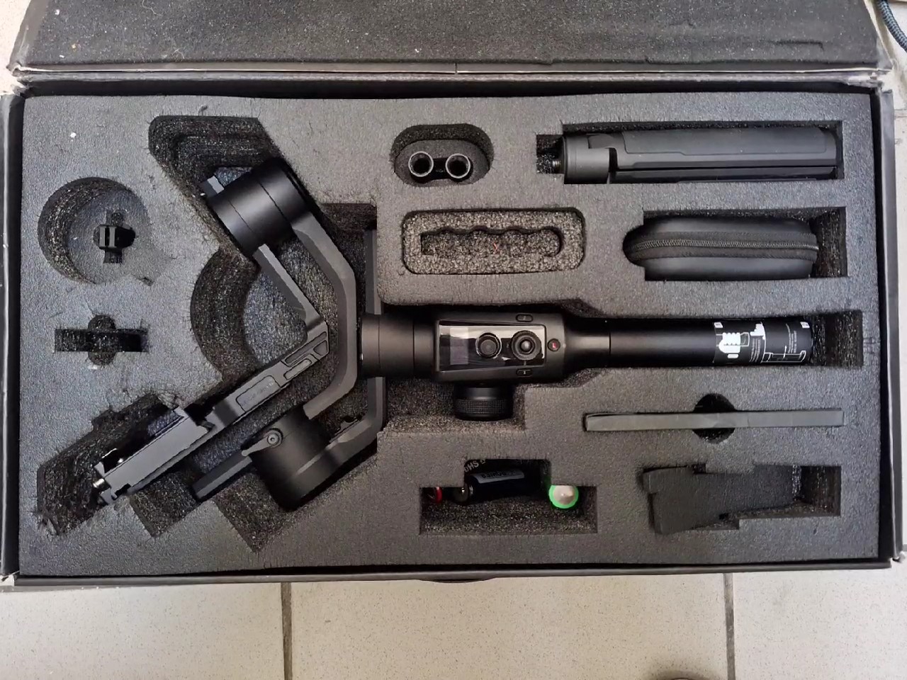 Gudsen MOZA Air 2 Kamera Stabilisator, 3-Achsen-Gimbal, OVP, mit 3 von 4 Akkus, Kamera-Stabilisierung | Zustand: Gut – Bild 2