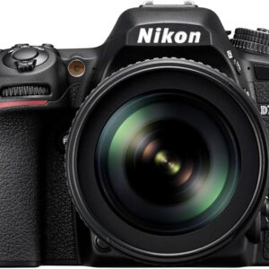 Nikon D7500, Kit mit AF-S DX 18-55mm 1:3.5-5.6G, Auslösungen nur 550, mit 1 Akku+Ladegerät | Zustand: Sehr Gut