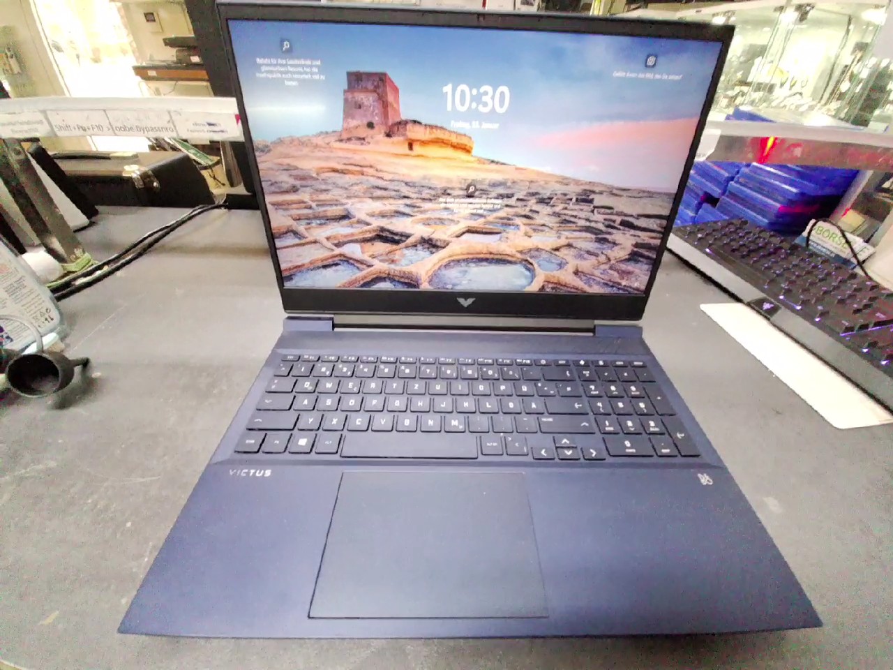 HP Victus 16-e0900ng, Blau, Gaming Laptop HP 16-e0900ng mit Ryzen 5 5600H, 16GB RAM, 512GB SSD und RTX 3050. | Zustand: Gut – Bild 2