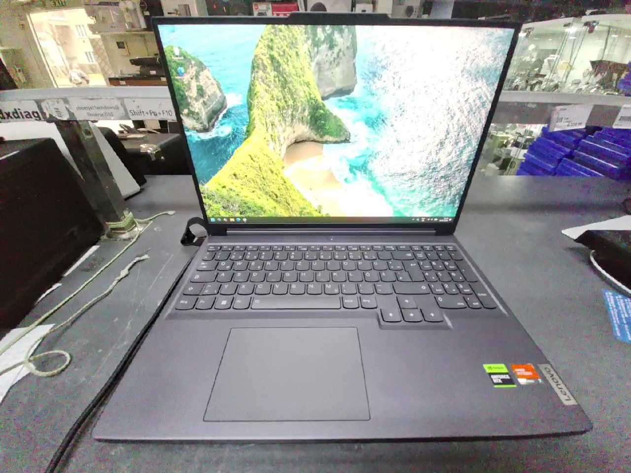 Lenovo Legion Slim 5 16APH8, Ryzen 7 7840HS, RTX 4070 8GB, 32GB RAM, 1TB SSD, inkl. Ladegerät | Zustand: Sehr Gut – Bild 2