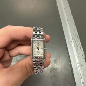 Raymond Weil Tango 5971 Damen Uhr, Rechteckiges EdelstahLadegerätehäuse, silbernes Zifferblatt mit römischen Ziffern, Quarzwerk, Swiss Made. | Zustand: Gut | Farbe: silber