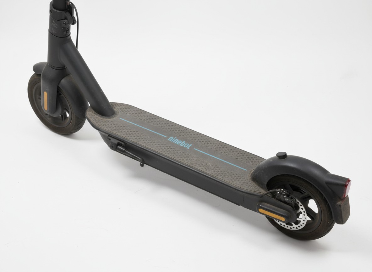 Segway Ninebot MAX G30D II 2022, E-Scooter mit Ladegerät, 1800 km Laufleistung, Modell G30D II, Baujahr 2022. – Bild 2