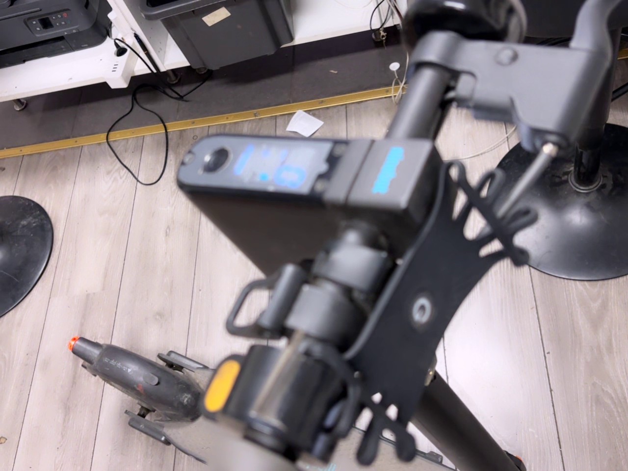 Segway Ninebot MAX G30D II 2022, E-Scooter mit Ladegerät, 1800 km Laufleistung, Modell G30D II, Baujahr 2022. – Bild 3