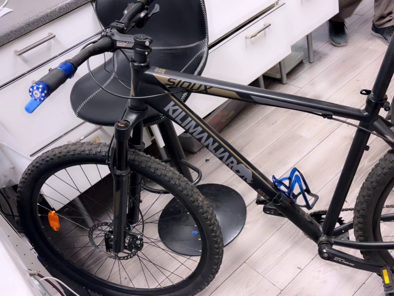 Kilimanjaro Sioux MTB Schwarz, Mountainbike, Rahmenhöhe 48cm, Scheibenbremsen, Rechnung vorhanden. – Bild 6
