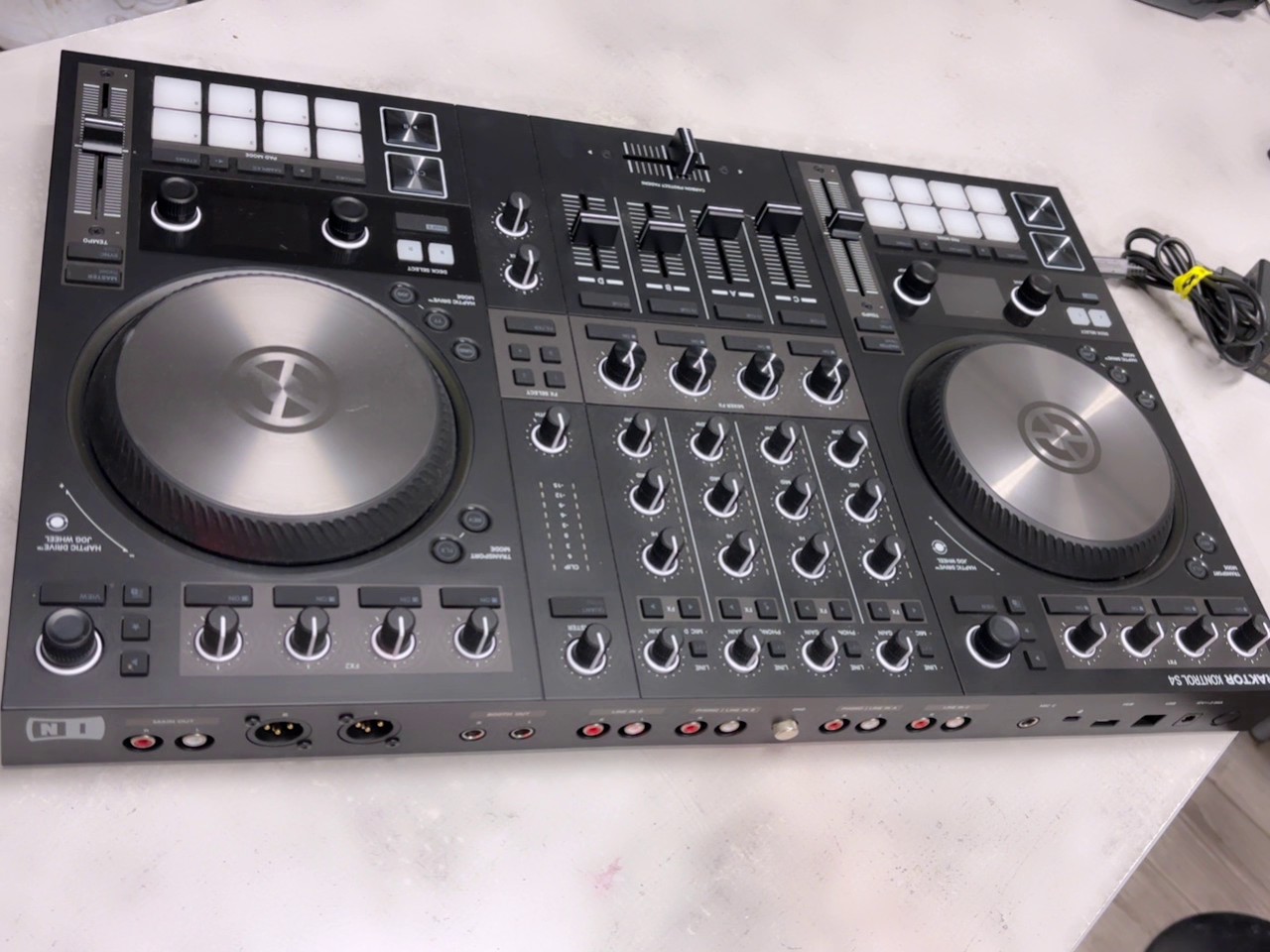 Native Instruments Traktor Kontrol S4 Mk3, 4-Kanal DJ Controller mit Haptic Drive Jog eels, inkl. Netzteil (ovp). | Zustand: Sehr Gut – Bild 2
