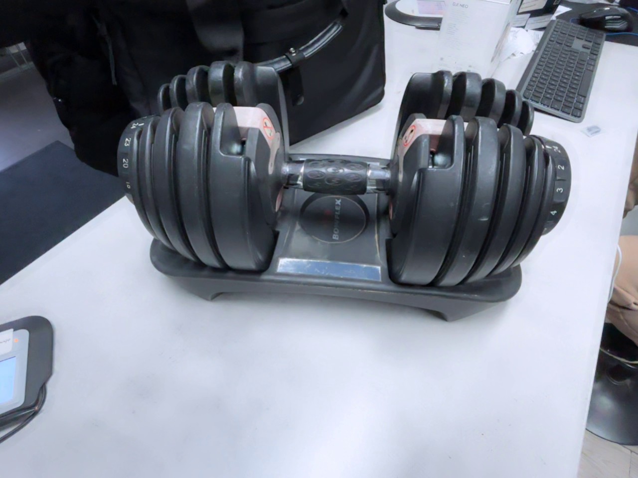 Ativafit Kurzhantel verstellbar Paar, Verstellbare Kurzhantel, vermutlich 2,5 bis 25 kg, schwarz, mit Ablage. | Zustand: Gut – Bild 3