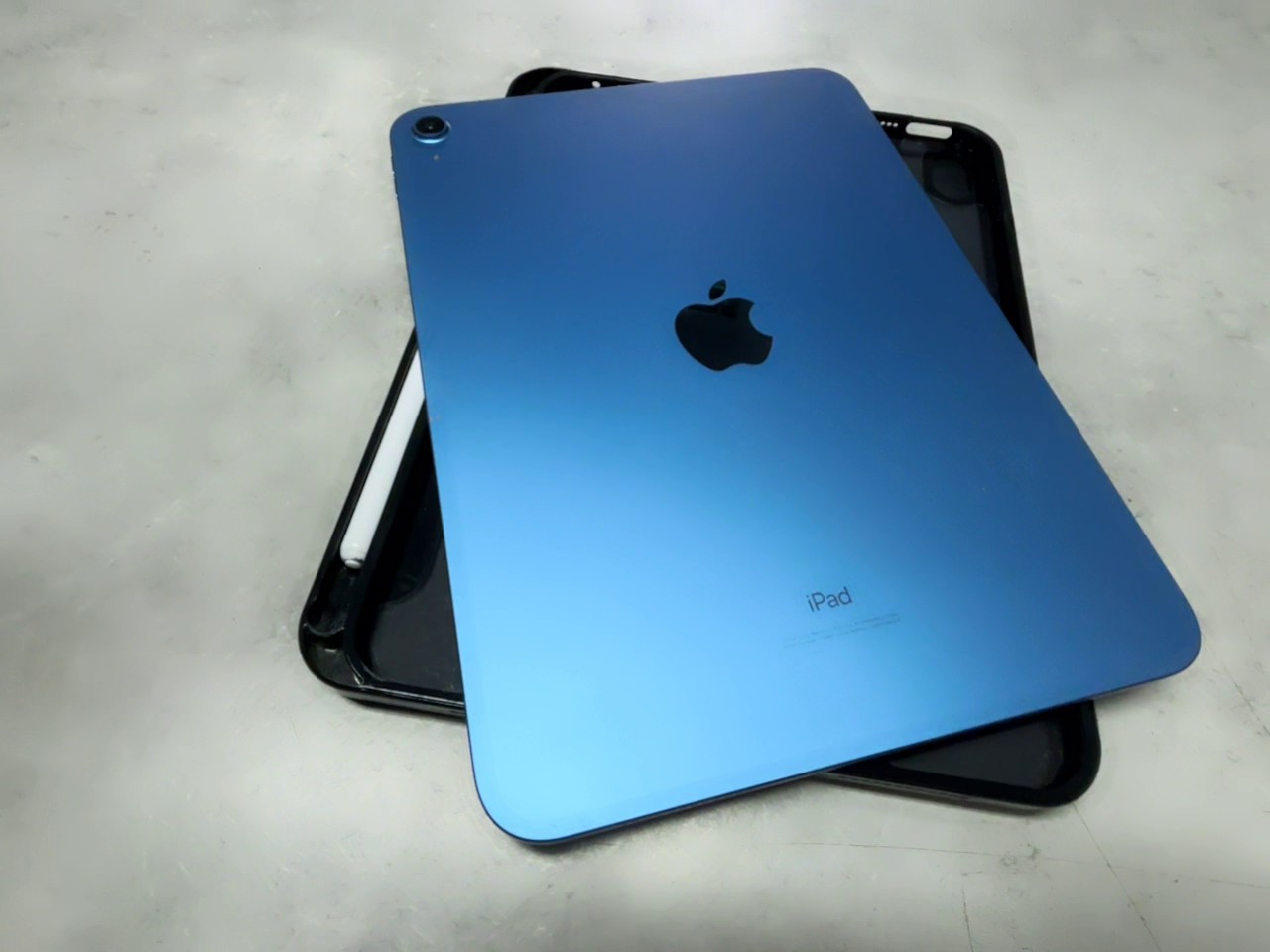 Apple iPad 10. Gen 64GB Blau, 10. Generation, 64GB, Wi-Fi, inkl. Nachbau-Pencil. | Zustand: Sehr Gut | Farbe: blau – Bild 3