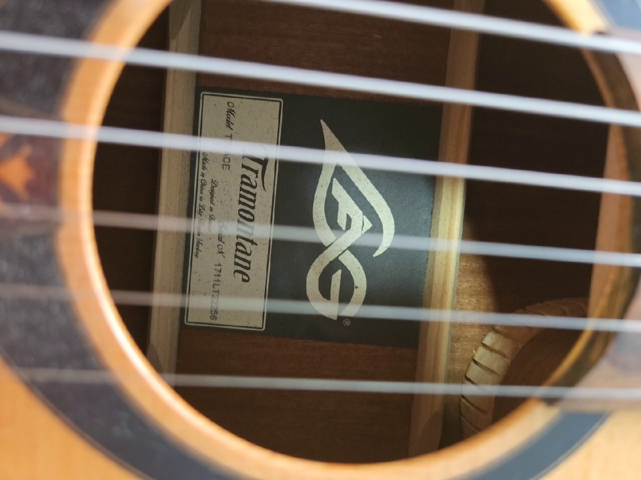 LAG Tramontane T70ACE Natur, Westerngitarre mit Tonabnehmer, Auditorium Cutaway, massive Fichtendecke, inkl. Tasche | Zustand: Sehr Gut – Bild 2