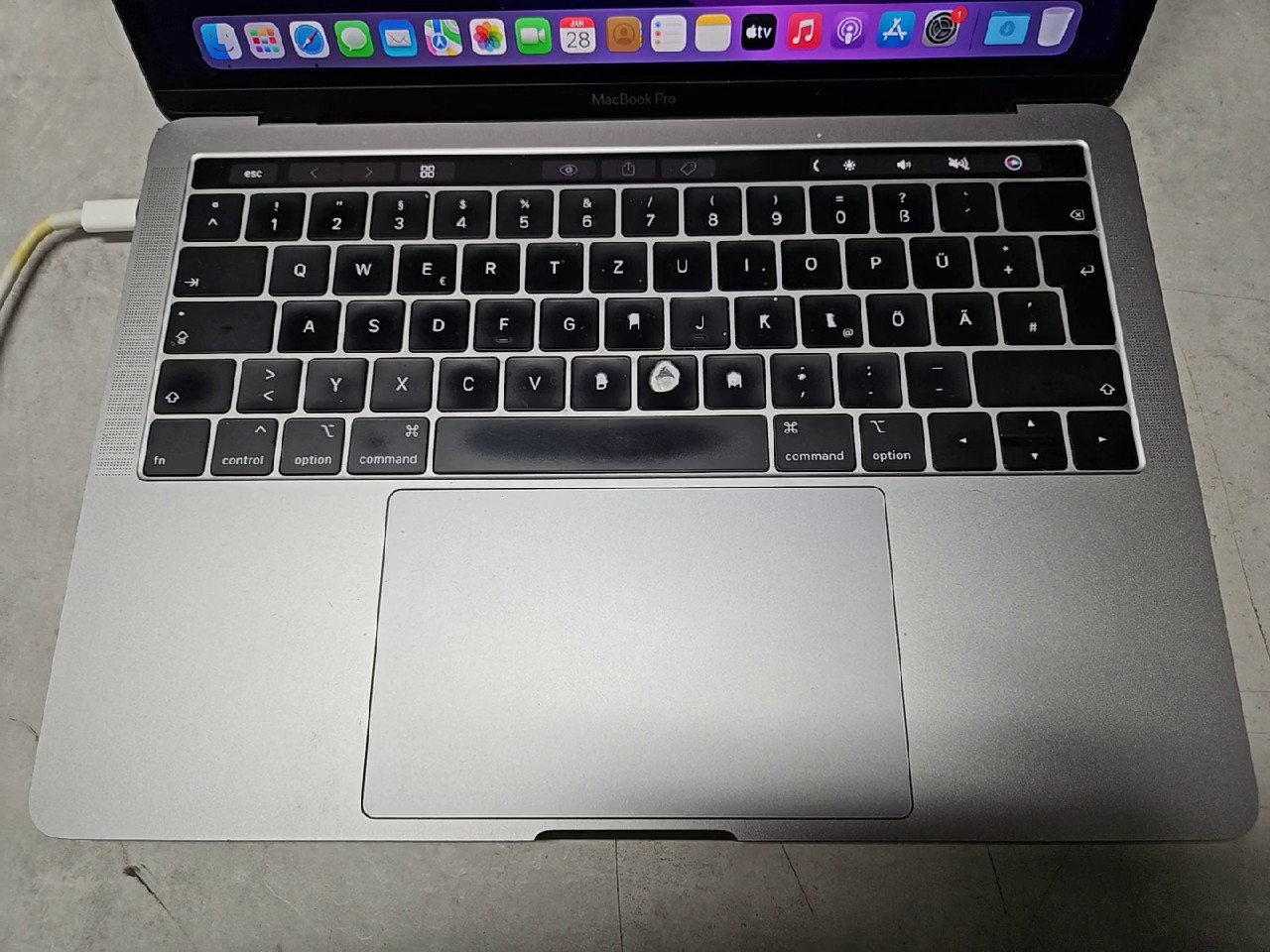 Apple MacBook Pro 13" (2019) A2159, i5, 8GB RAM, 256GB SSD, 507 Zyklen, Silber, DE-Tastatur | Zustand: In Ordnung – Bild 4