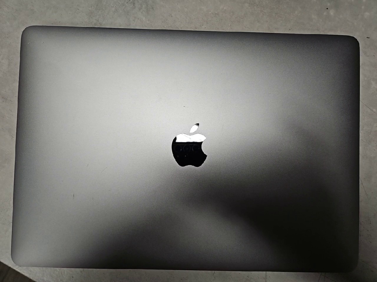 Apple MacBook Pro 13" (2019) A2159, i5, 8GB RAM, 256GB SSD, 507 Zyklen, Silber, DE-Tastatur | Zustand: In Ordnung – Bild 5