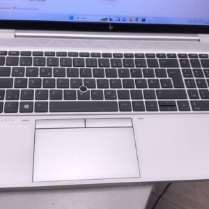 HP EliteBook 850 G7 i5-10310U 16GB 256GB, Notebook mit 15,6 Zoll FHD, Intel Core i5-10310U, 16GB RAM, 256GB SSD. Farbe Silber laut Bildern und Daten. | Zustand: Sehr Gut