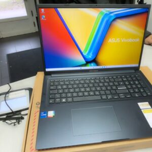 ASUS Vivobook 17 X1704V Quiet Blue, i7-1335U, 16GB RAM, 512GB SSD, 17.3 | Zustand: Sehr Gut
