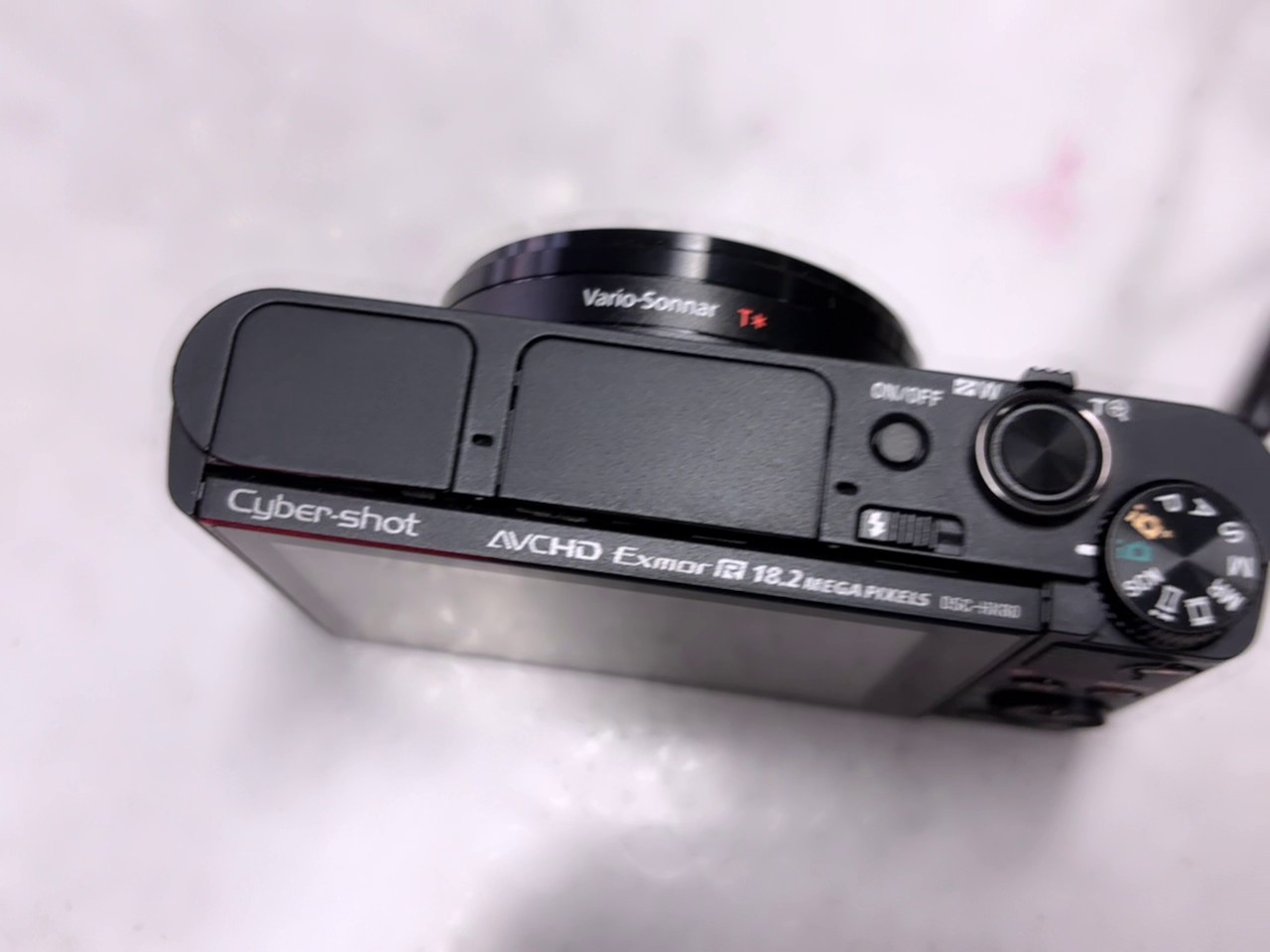 Sony Cyber-shot DSC-HX80 Schwarz, Kompakte Reisezoomkamera mit 30x opt. Zoom, klappbarem Display und Sucher.Ohne Ladegerät | nur 1xAKKU | Zustand: Sehr Gut – Bild 3