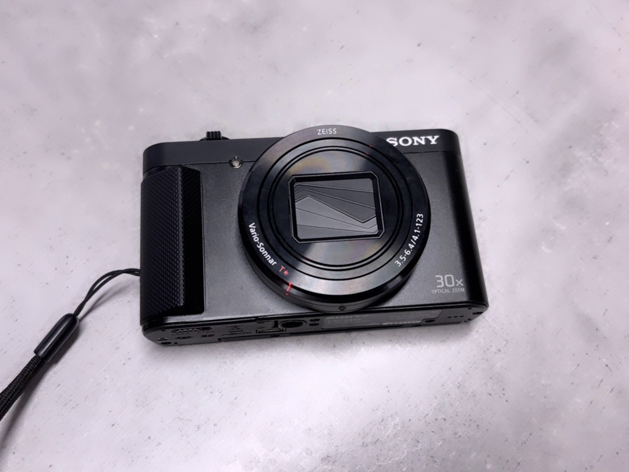 Sony Cyber-shot DSC-HX80 Schwarz, Kompakte Reisezoomkamera mit 30x opt. Zoom, klappbarem Display und Sucher.Ohne Ladegerät | nur 1xAKKU | Zustand: Sehr Gut – Bild 4